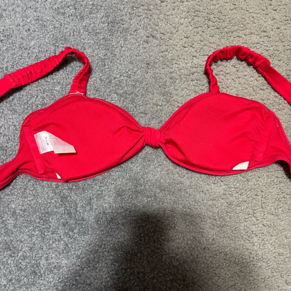 Red bikini top - Picture 4 of 8